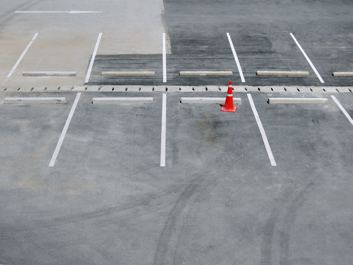 parking lot cleaning services